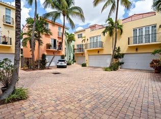4-bedroom Townhouse — 1123 NE 18TH Avenue, Fort Lauderdale, 33304
