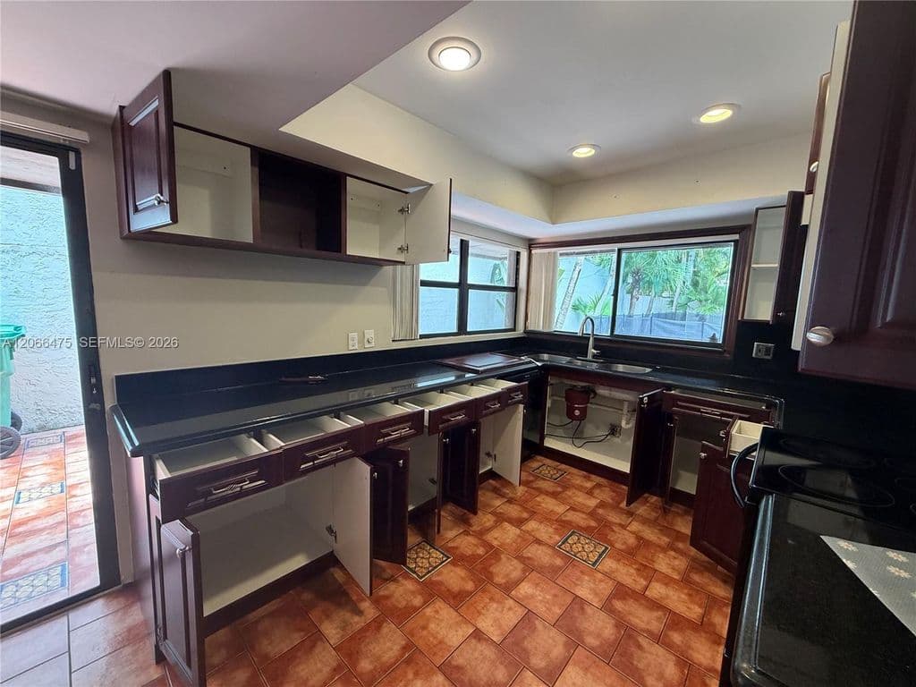 3+1 Müstakil ev — 7828 SW 118th Ct