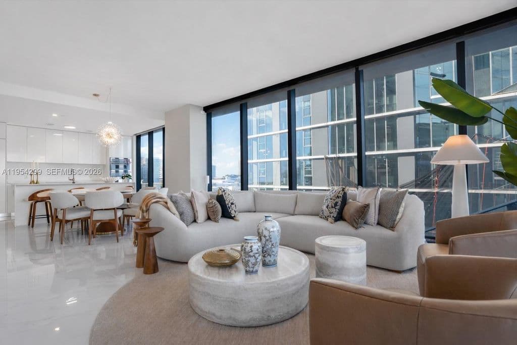 4-bedroom Condo — 700 NE 24th St Unit 901