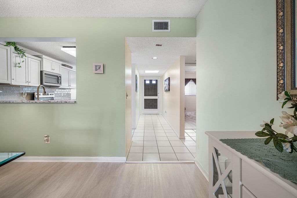 2+1 Condo — 4735 LUCERNE LAKES Boulevard E #402