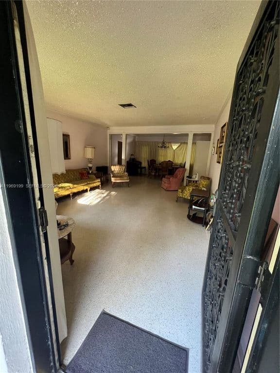 2-bedroom Single-Family Home — 812 Columbus Blvd