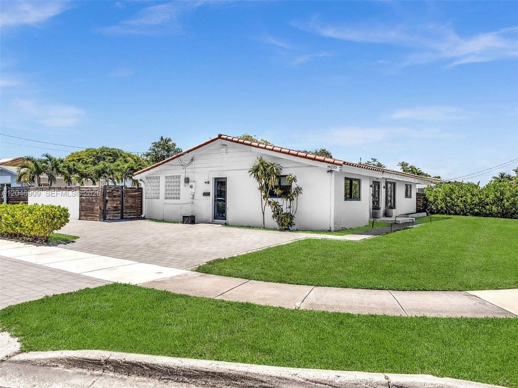 4-bedroom Single-Family Home — 19225 NE 18th Ave