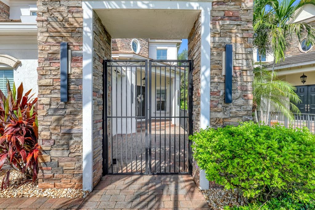 4+1 Müstakil ev — 8541 Butler Greenwood Drive