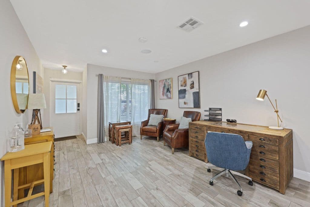 3-bedroom Single-Family Home — 513 Curlew Road