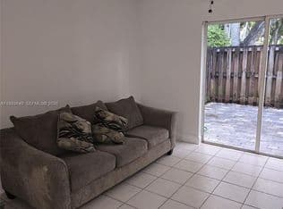 2-bedroom Townhouse — 14272 SW 121st Pl #9, Miami, 33186