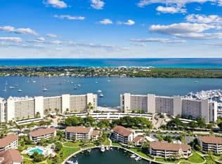 2+1 Condo — 134 Lakeshore Drive #814, North Palm Beach, 33408
