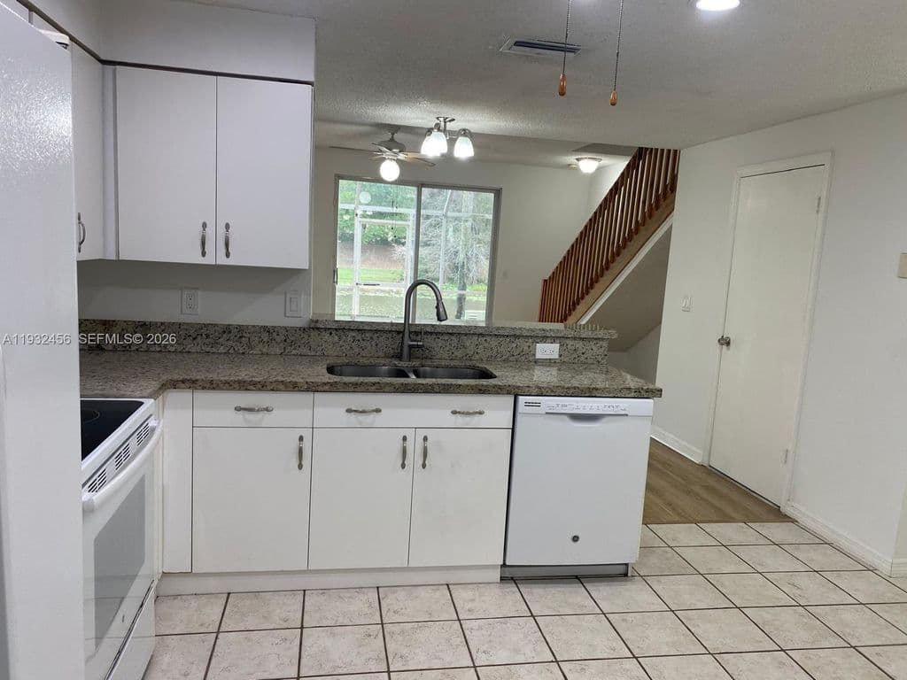 2-bedroom Property — 1384 Veracruz Ln #4-7