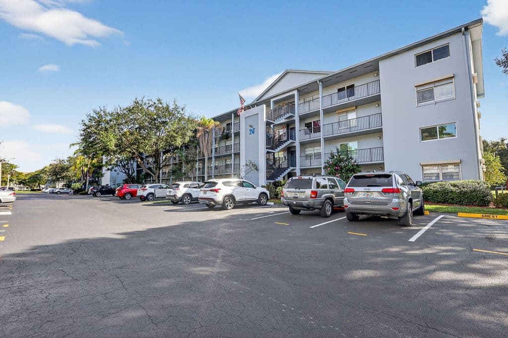 2+1 Condo — 12500 SW 6th Street #110n