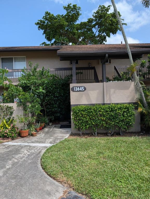 2+1 Condo — 13645 VIA AURORA #C