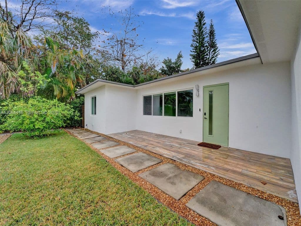 3+1 Müstakil ev — 1440 SW 20th St