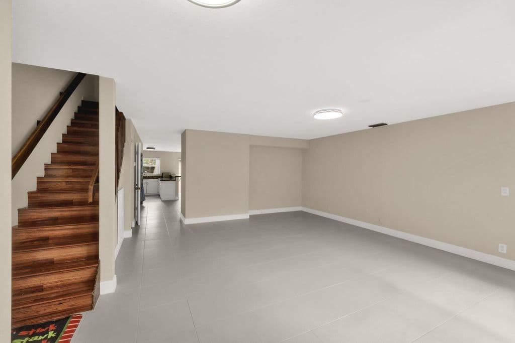 3+1 Mülk — 4295 Coral Springs Drive #3c