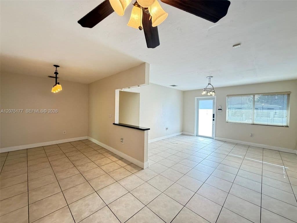 3-bedroom Single-Family Home — 4585 E 9th Ln