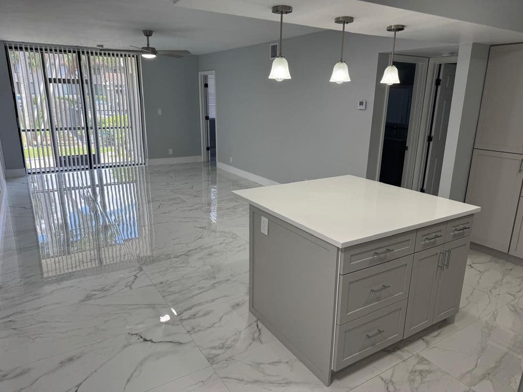 4+1 Condo — 9509 SW 1st Court