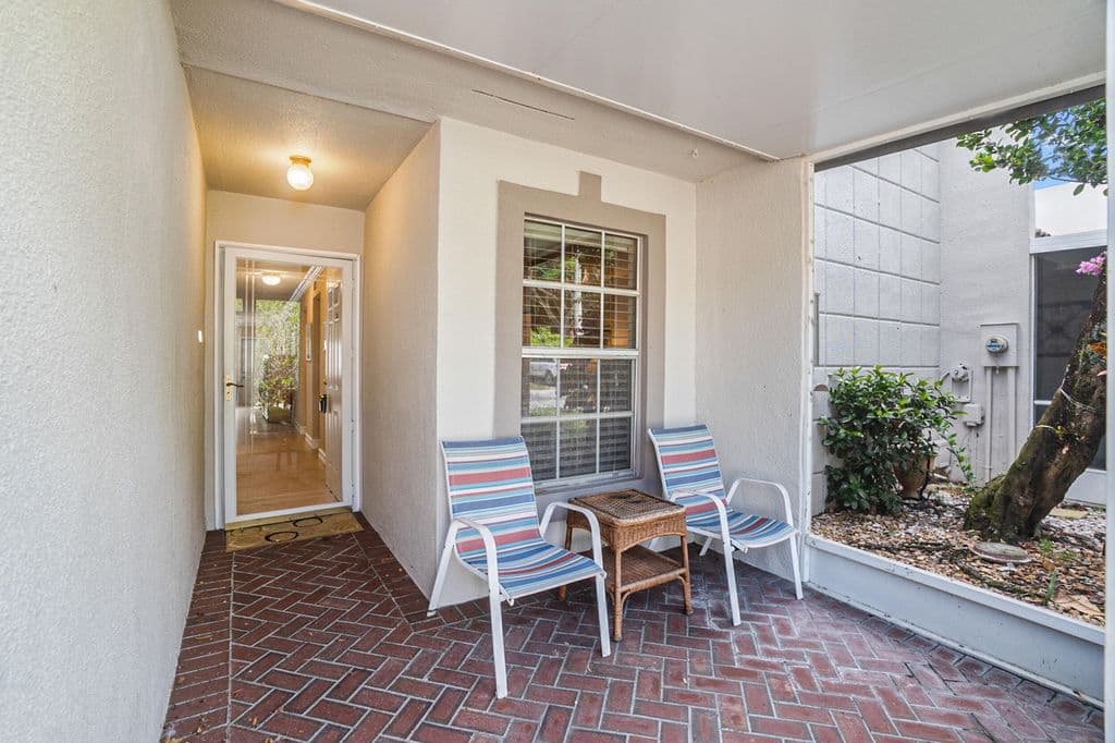 2-bedroom Single-Family Home — 18900 Stewart Circle #7