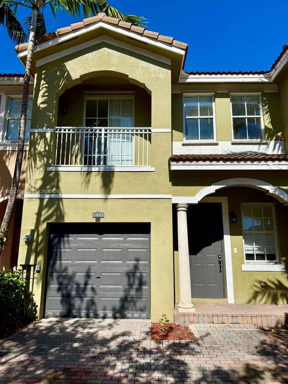 4+1 Mülk — 1445 SE 24th Rd