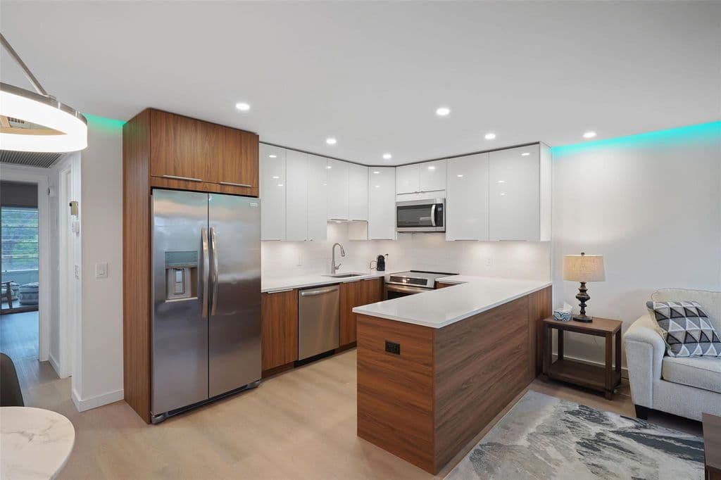 1+1 Condo — 3034 BERKSHIRE B #3034