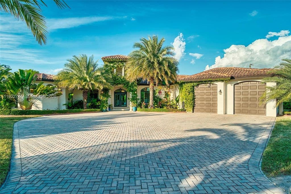 4-bedroom Single-Family Home — 15701 SW 254th St