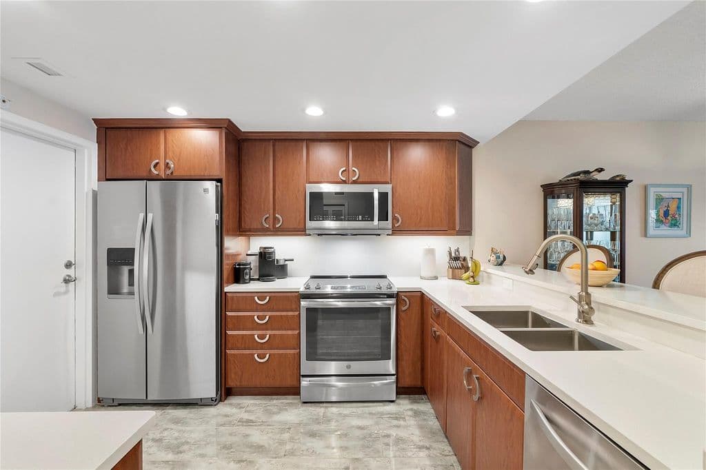 2+1 Condo — 1500 S Ocean Boulevard #207