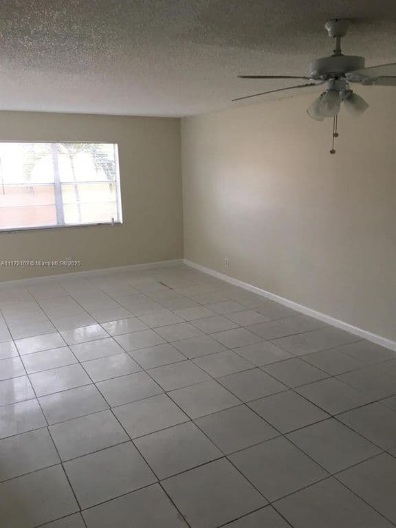 3-bedroom Property — 5962 NW 29th Pl #112