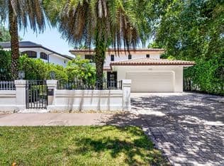 4-bedroom Single-Family Home — 1043 Alfonso Ave, Coral Gables, 33146