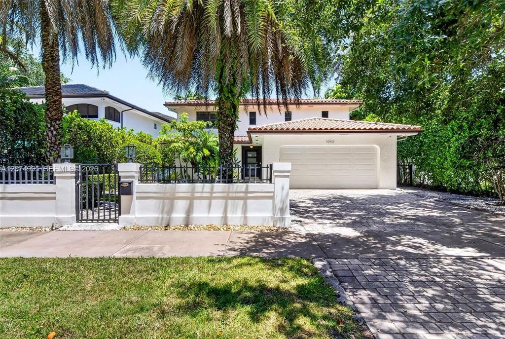 4-bedroom Single-Family Home — 1043 Alfonso Ave