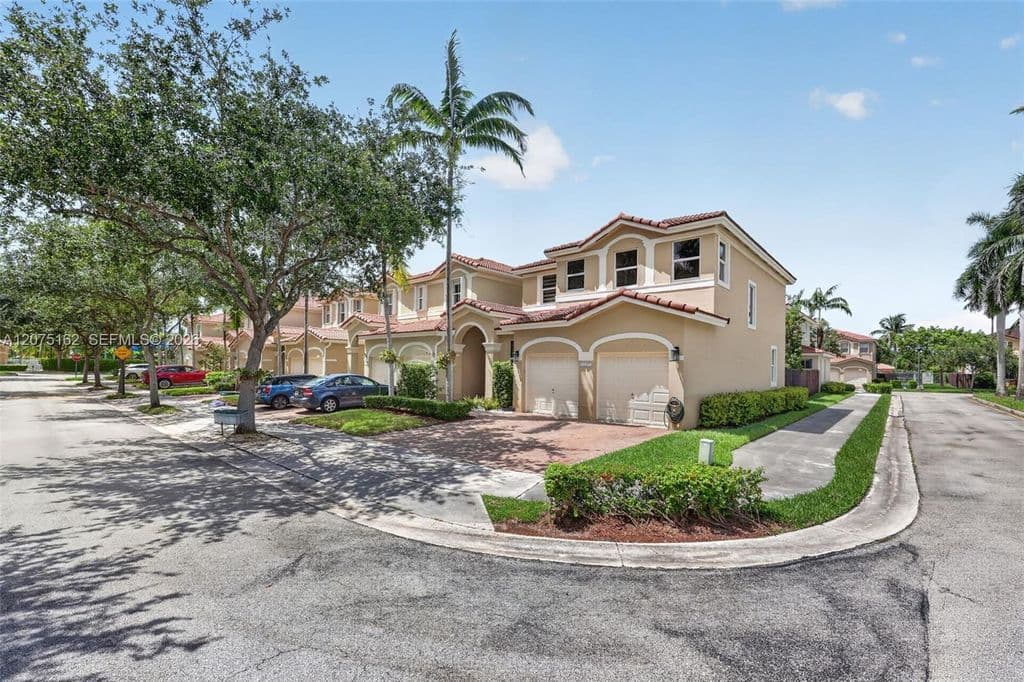 4-bedroom Property — 12377 SW 125th St