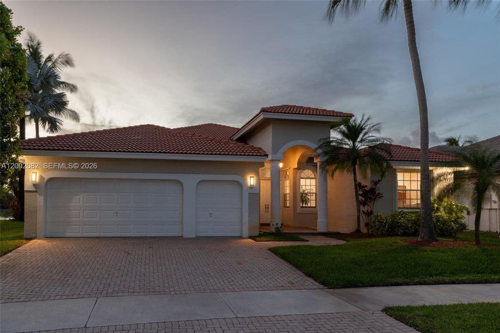 5-bedroom Single-Family Home — 2557 Jardin Ter