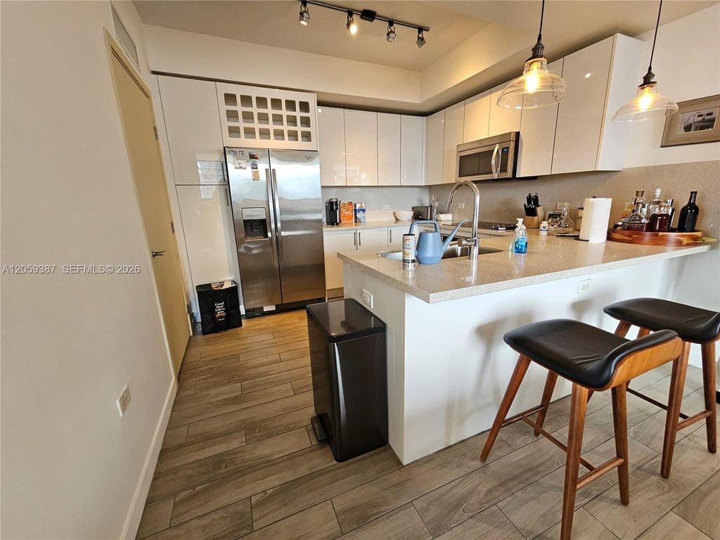 2+1 Condo — 999 SW 1st Ave APT 3004