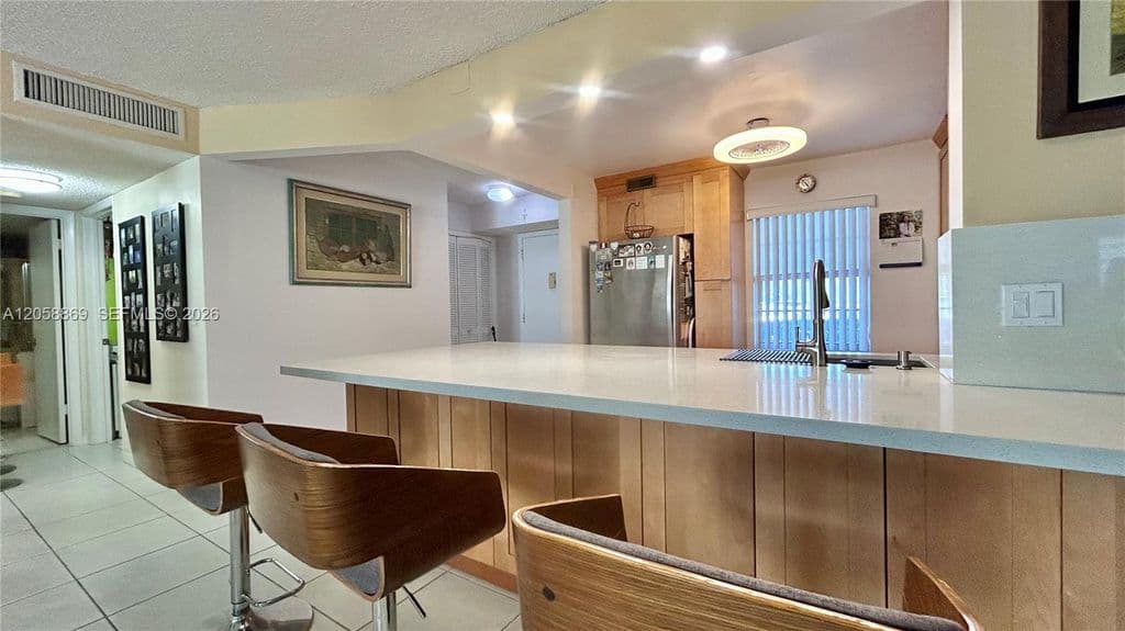 2-bedroom Condo — 190 SE 5th Ave APT 104