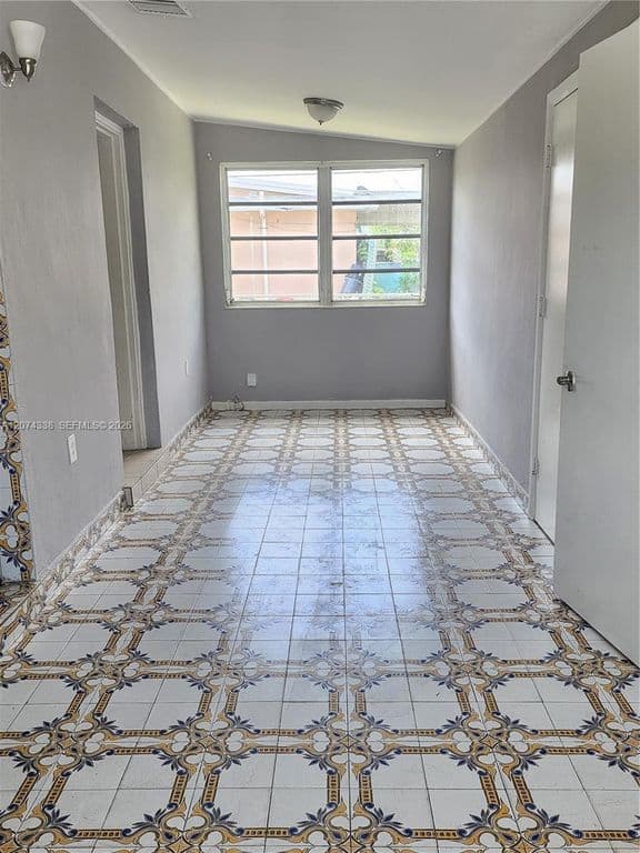 4-bedroom Single-Family Home — 4100 SW 36th St