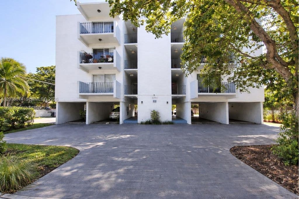1-bedroom Condo — 1090 NE 129th St APT 205