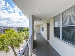 2+1 Condo — 2999 NW 48th Ave APT 448, Lauderdale Lakes, 33313