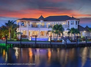 5-bedroom Single-Family Home — 2365 Azure Cir, Palm Beach Gardens, 33410