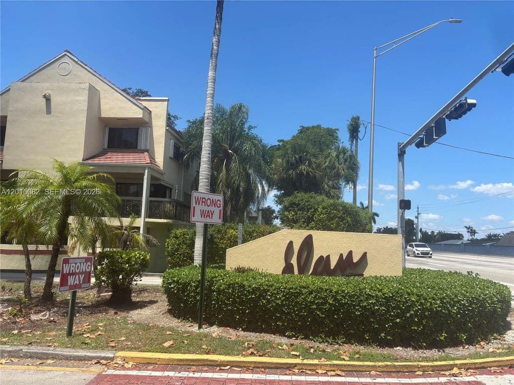 2-bedroom Condo — 12922 SW 88th Ter #B-206