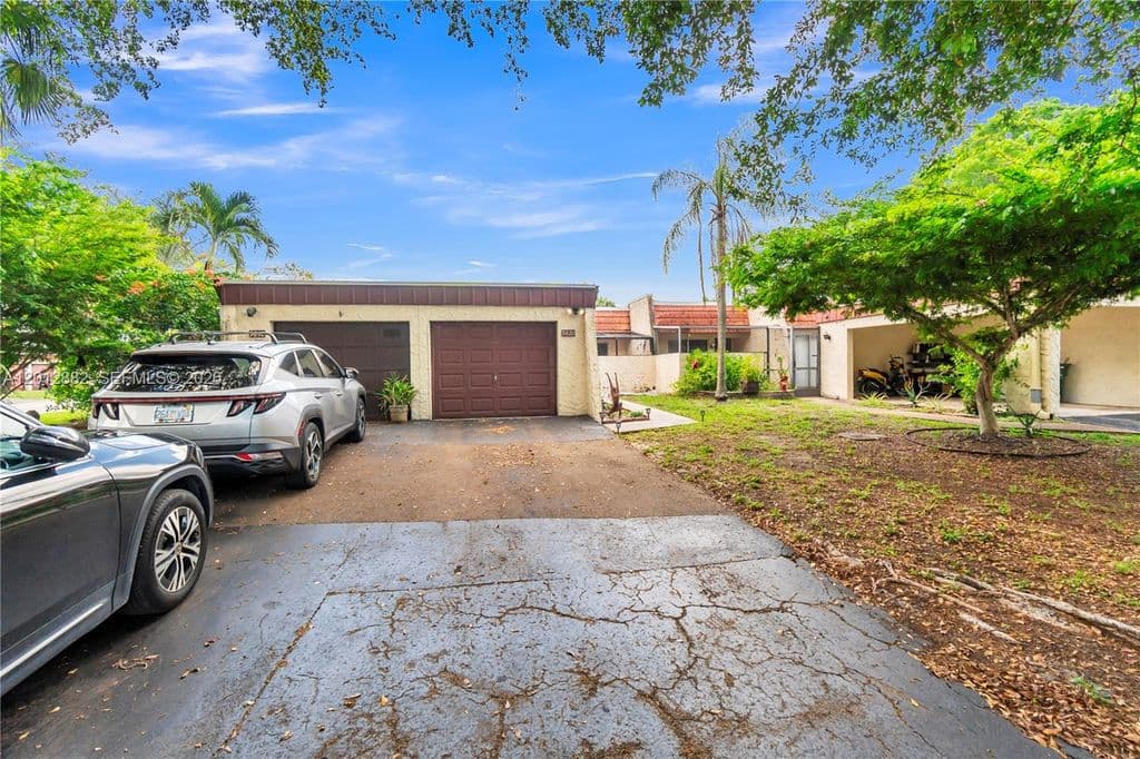 2+1 Condo — 9820 NW 65th Ct #B13