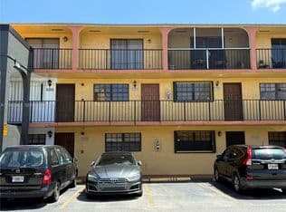 2-bedroom Condo — 1298 W 51st Pl #D-29, Hialeah, 33012