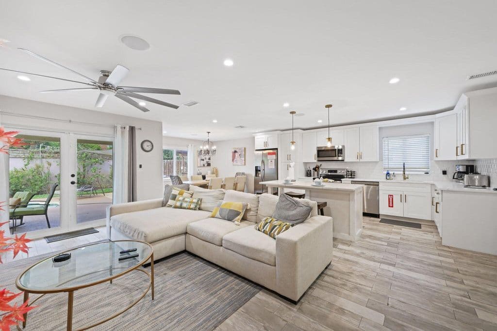 3-bedroom Single-Family Home — 513 Curlew Road
