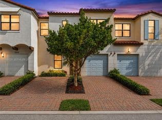 3-bedroom Townhouse — 20973 NW 1st Dr, Hollywood, 33029