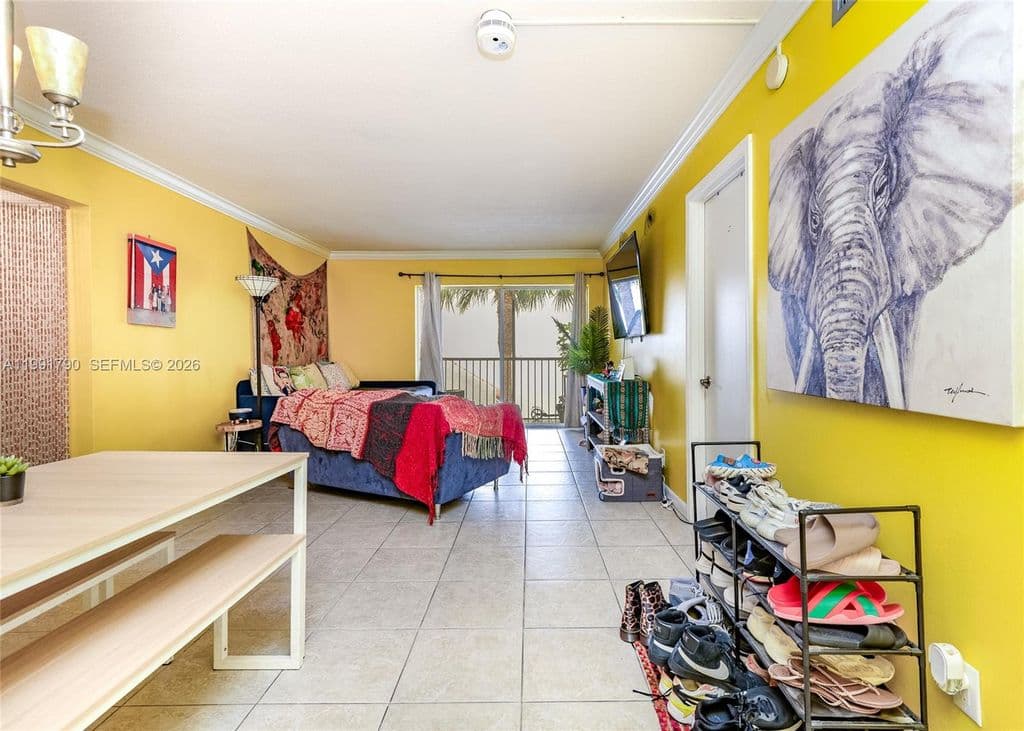 2+1 Condo — 1428 SE 4th Ave APT 240