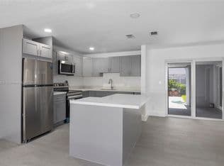3-bedroom Property — 1750 NE 52nd St, Oakland Park, 33334