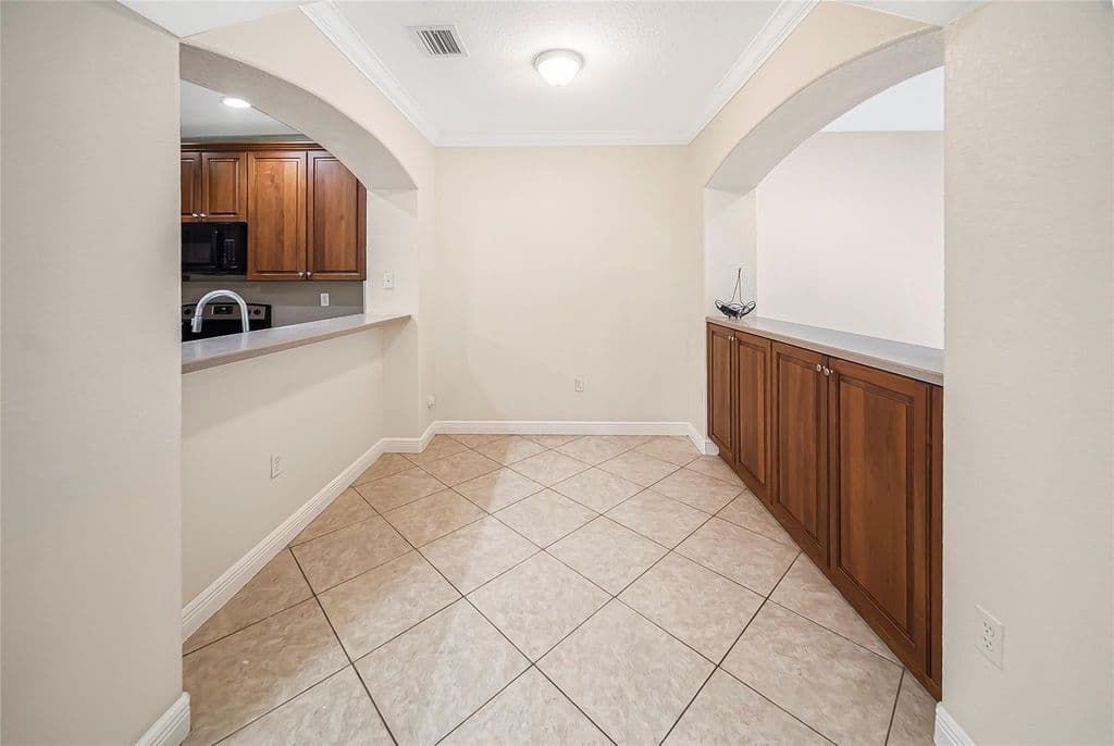 3-bedroom Property — 6603 CATALINA Lane #0