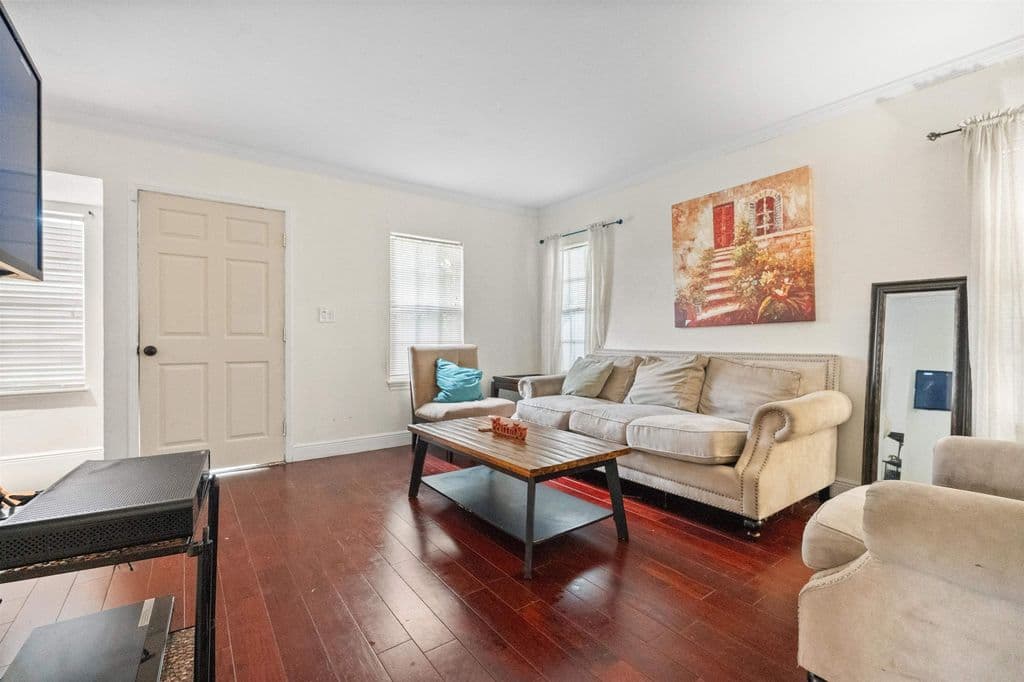 2-bedroom Single-Family Home — 600 Westwood Rd