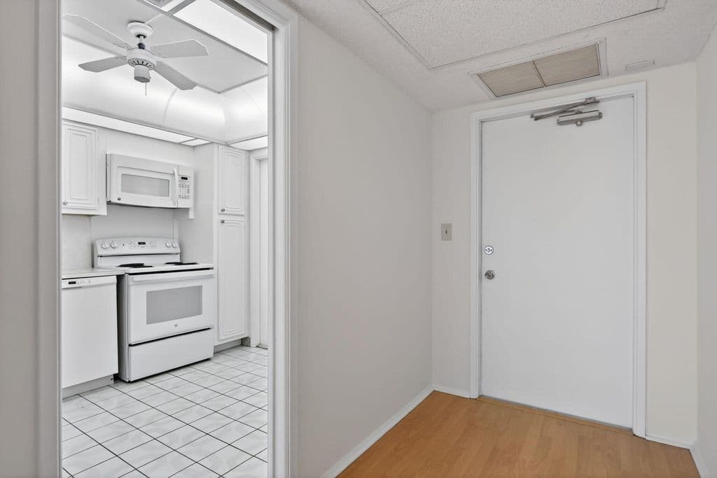 2-bedroom Condo — 2651 S Palm Aire Drive #302