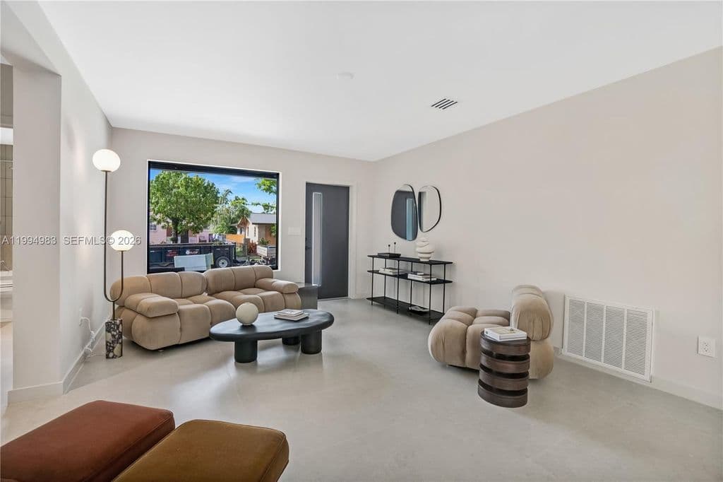 4+1 Müstakil ev — 6207 SW 10th St