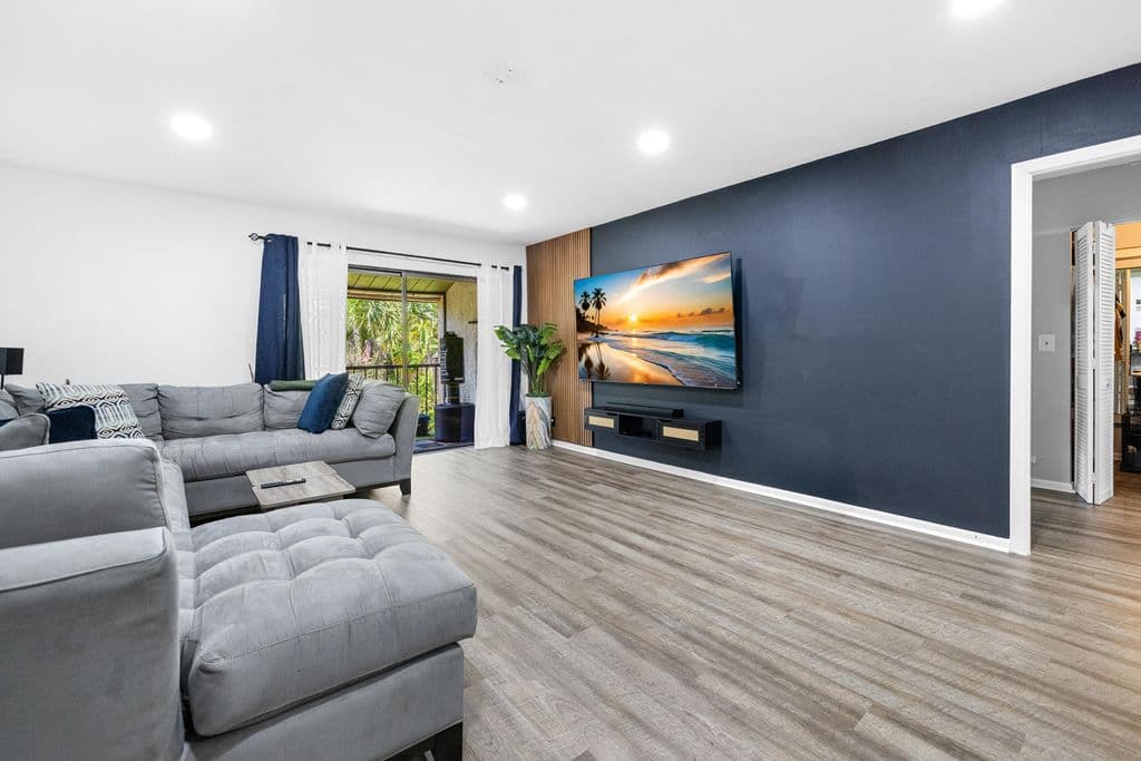 2+1 Condo — 22415 SW 61ST Way #206
