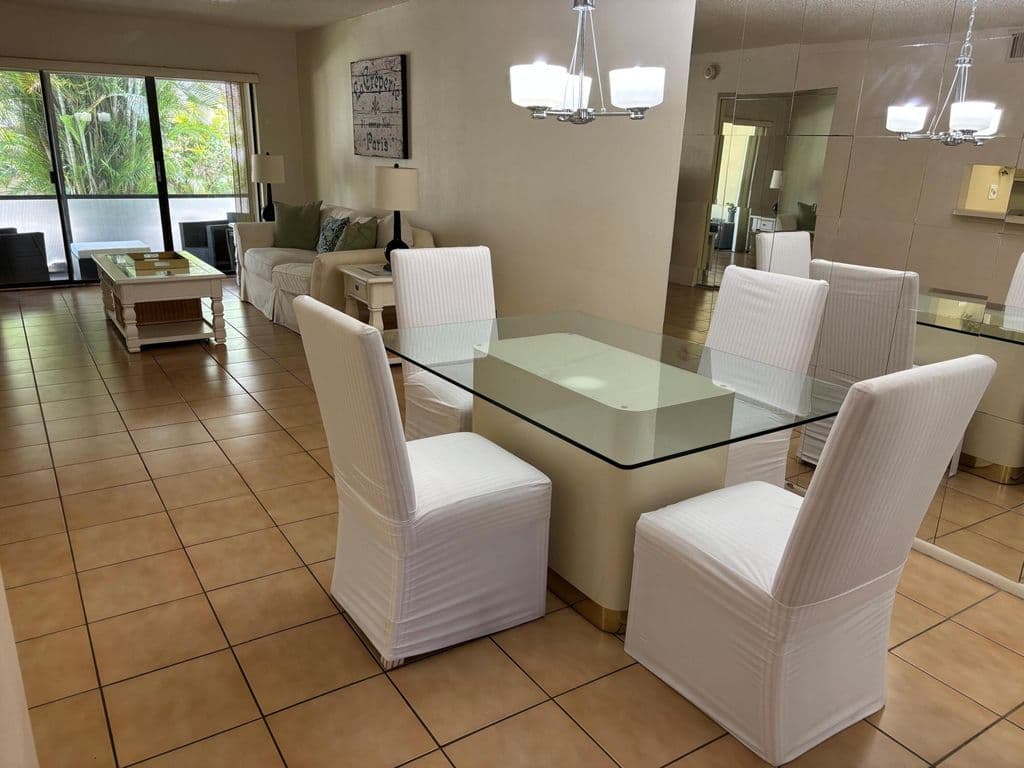 2-bedroom Condo — 301 N Pine Island Road #105