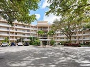 3+1 Condo — 3800 Oaks Clubhouse Drive #110, Pompano Beach, 33069