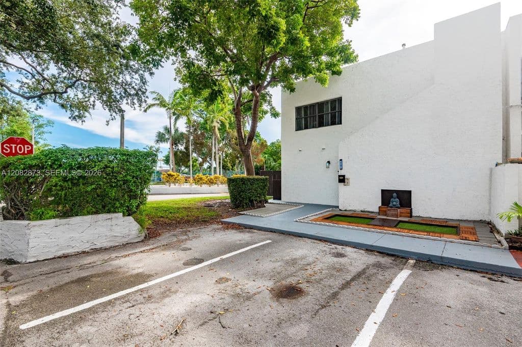 2+1 Mülk — 7101 SW 113th Ave