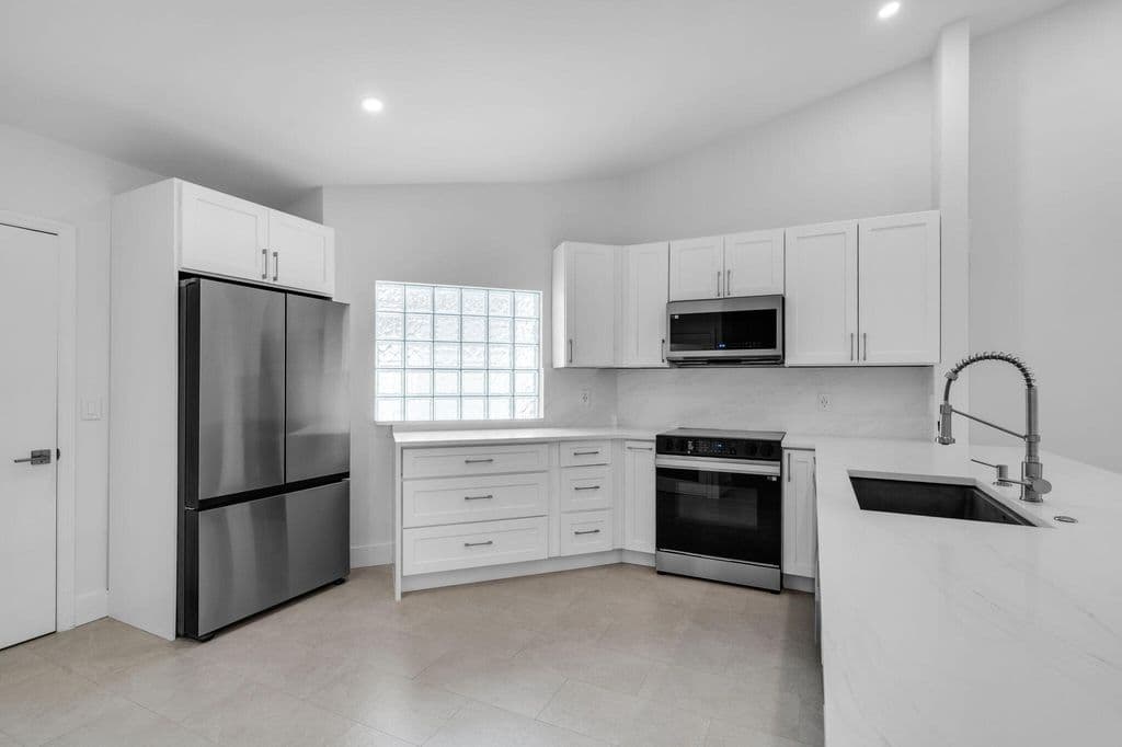 3+1 Müstakil ev — 6171 Floral Lakes Drive