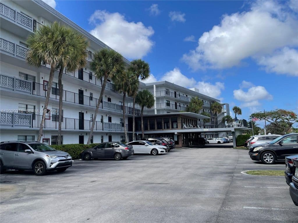 1+1 Condo — 9235 SW 8th St APT 209